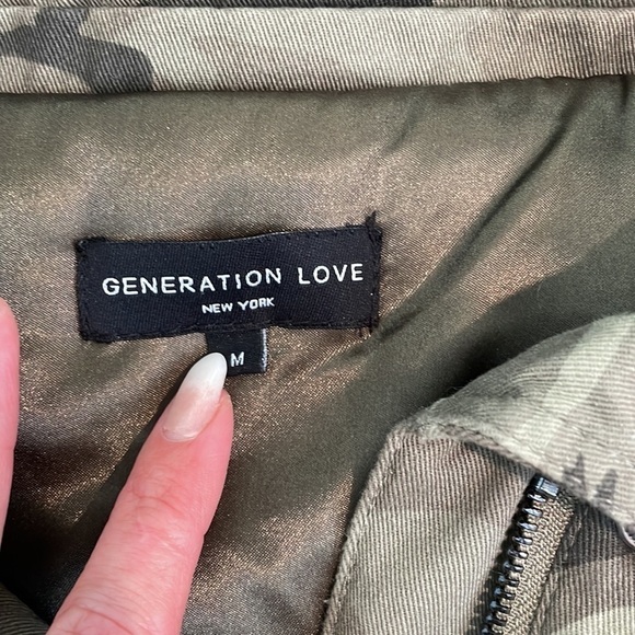 Generation Love Fran Camo Fur Hood Bomber Zip Up Jacket Size Medium Winter Cozy - Picture 6 of 11